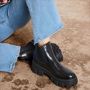 Circus by Sam Edelman Darielle patent leather lug Chelsea boot in black -11 nwob